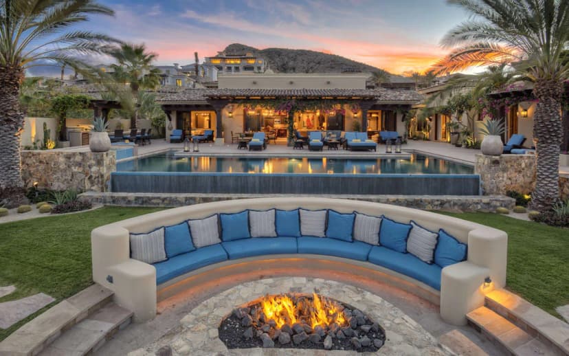 SPACIOUS OCEAN VIEW VILLA