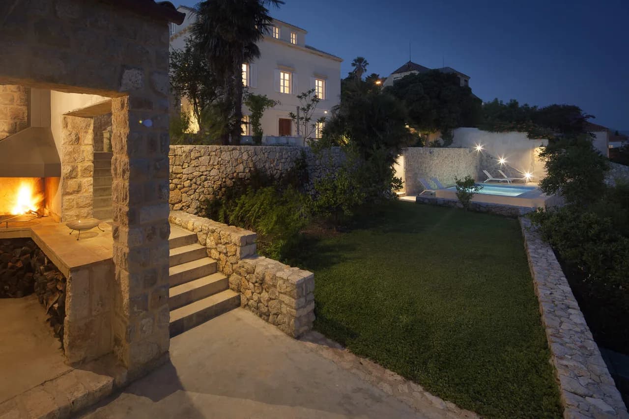 VILLA CLASSIQUE UNIQUE AVEC PISCINE EXTÉRIEURE, photo 3