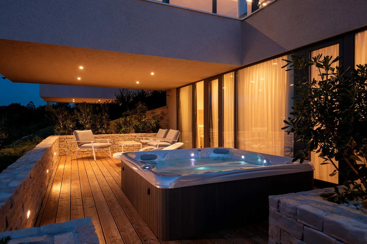 VILLA ÉLÉGANTE INDÉPENDANTE AVEC PISCINE PRIVÉE ET VUES IMPRENABLES, photo 4