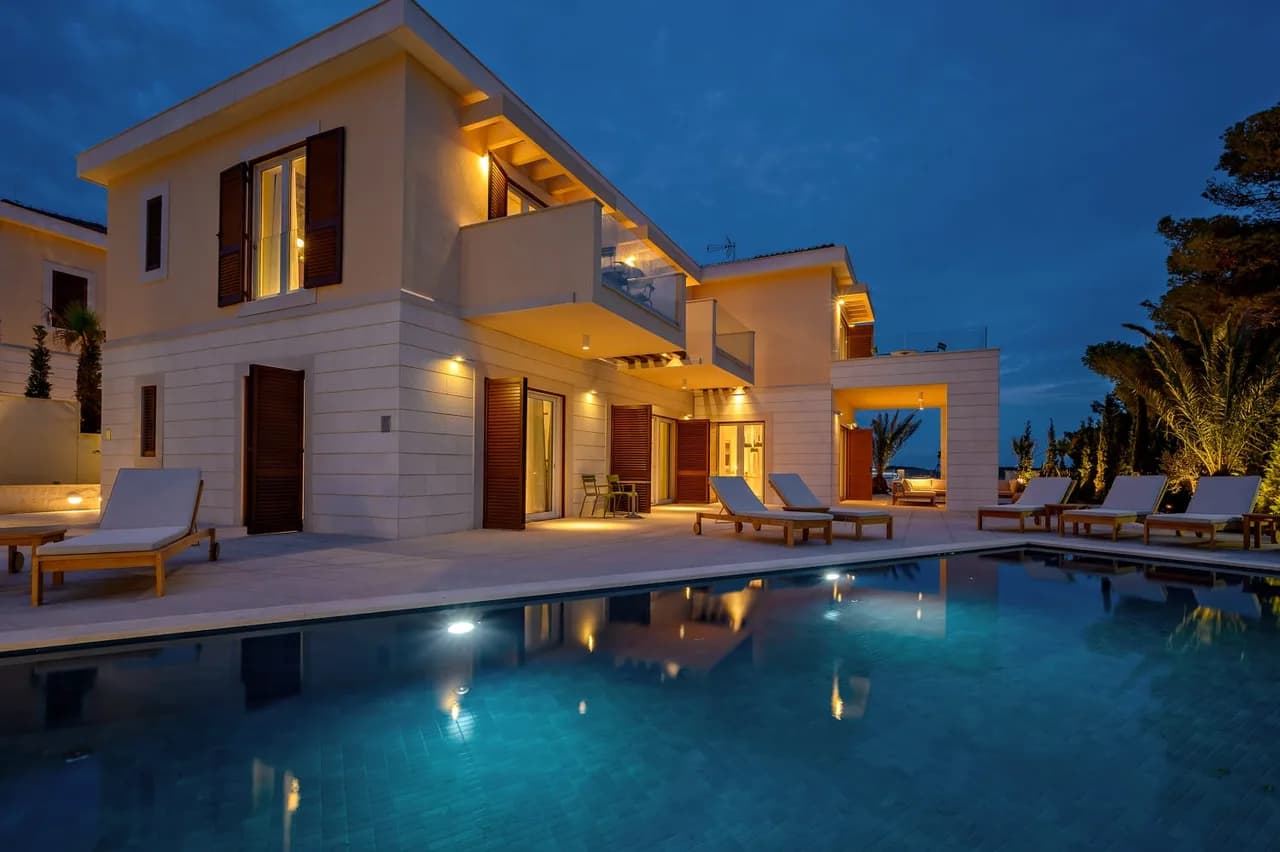 GRANDE VILLA DE LUXE AVEC PISCINE EXTÉRIEURE PRIVÉE, photo 2