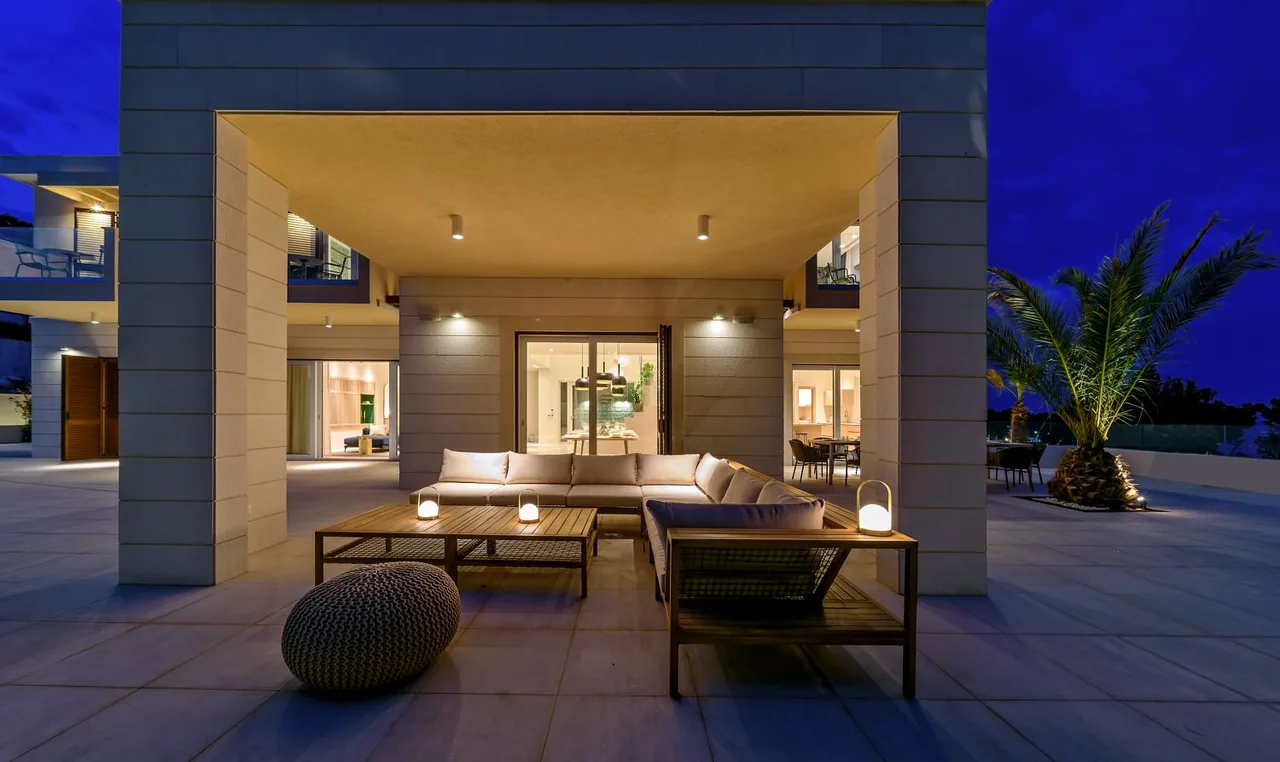 GRANDE VILLA DE LUXE AVEC PISCINE EXTÉRIEURE PRIVÉE, photo 5
