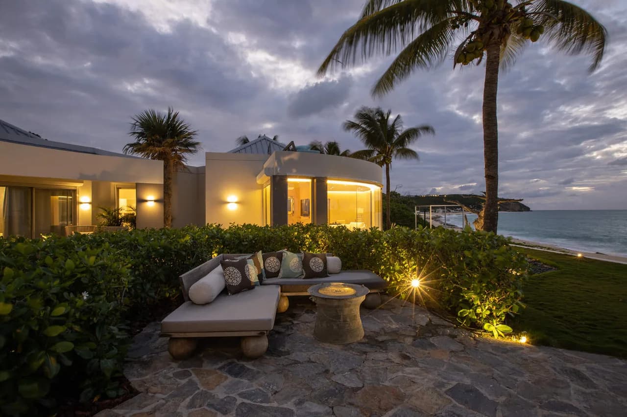 GORGEOUS BEACHFRONT VILLA WITH HEATED POOL photo 3
