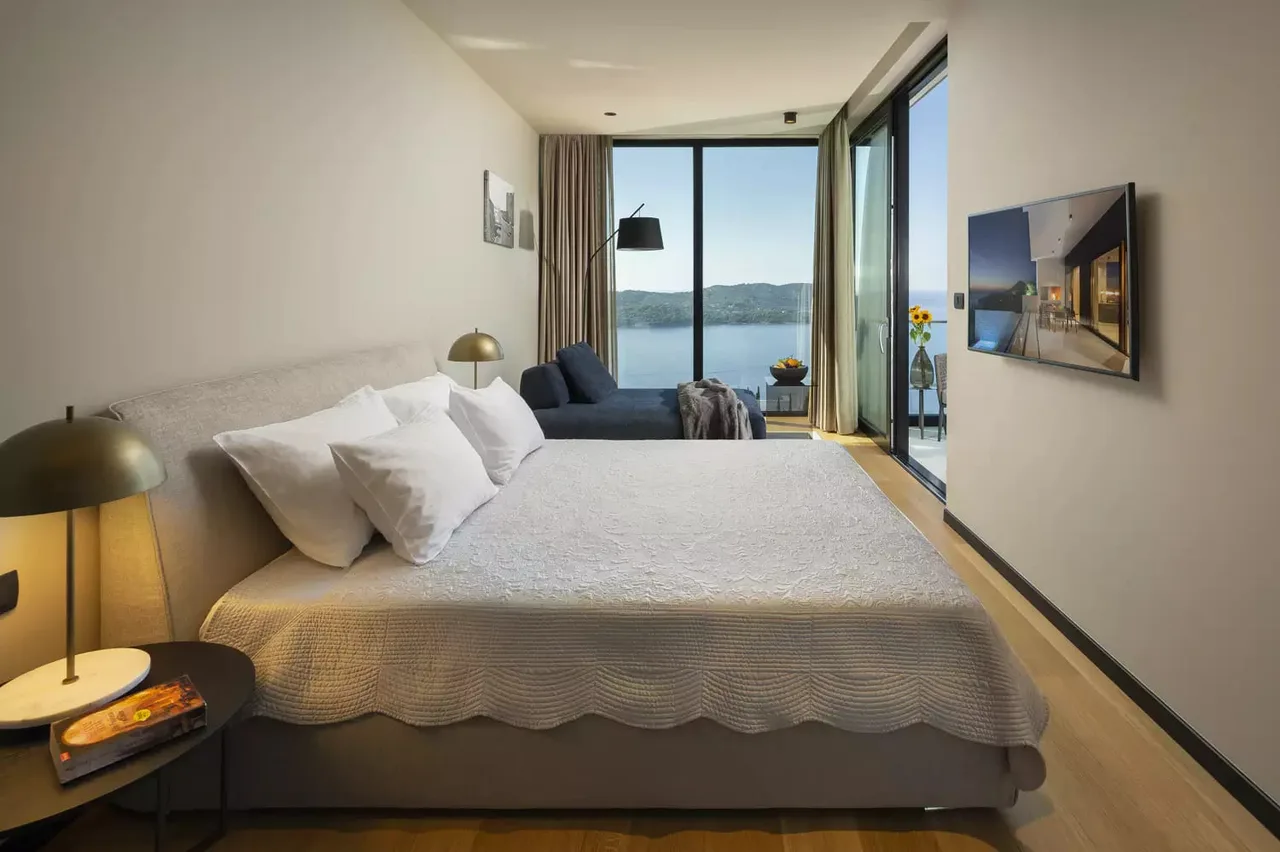 BEAUTIFUL MODERN VILLA WITH SEA SIDE VIEW photo 4
