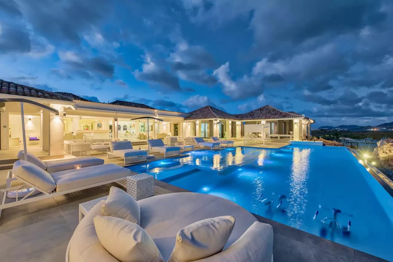 IMPRESIONANTE VILLA EN LA PLAYA CON PISCINA, foto 3