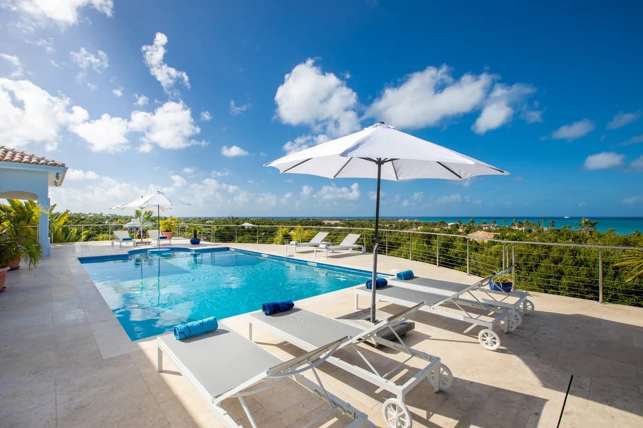 STANDALONE STUNNING VILLA WITH PANORAMIC VIEWS photo 3