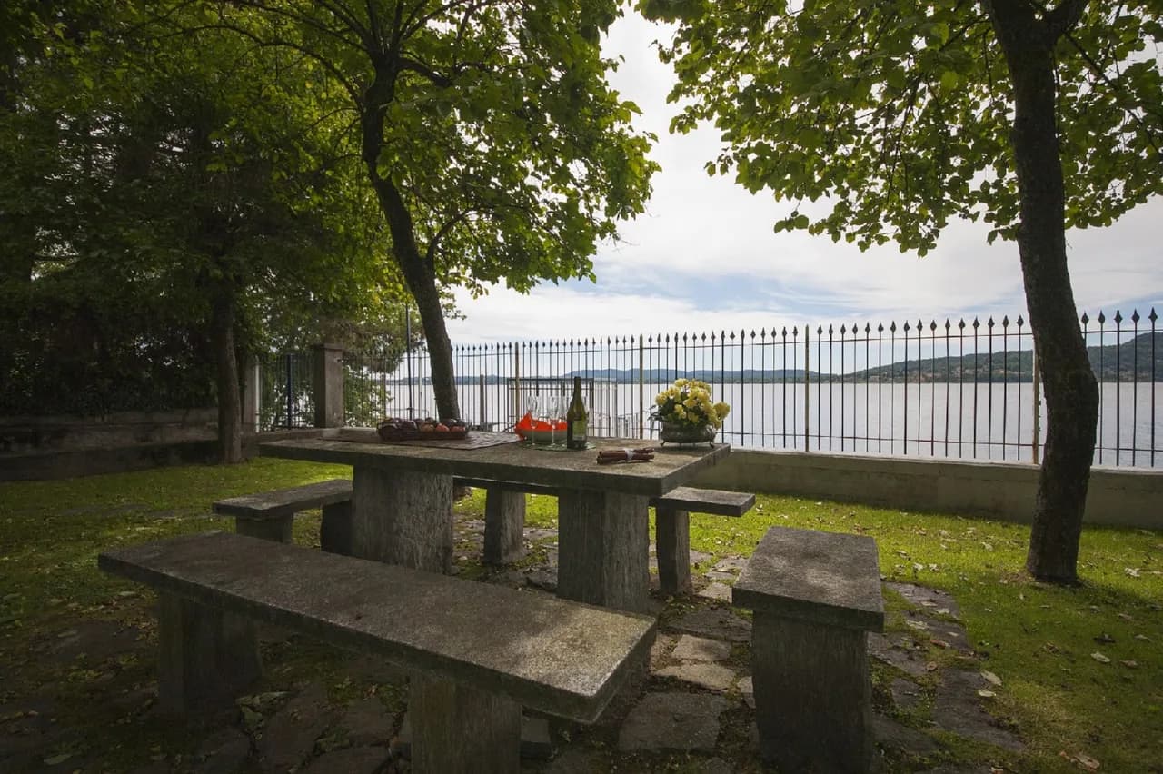 Maravilloso Entorno Junto al Lago en la Encantadora Lesa, foto 3