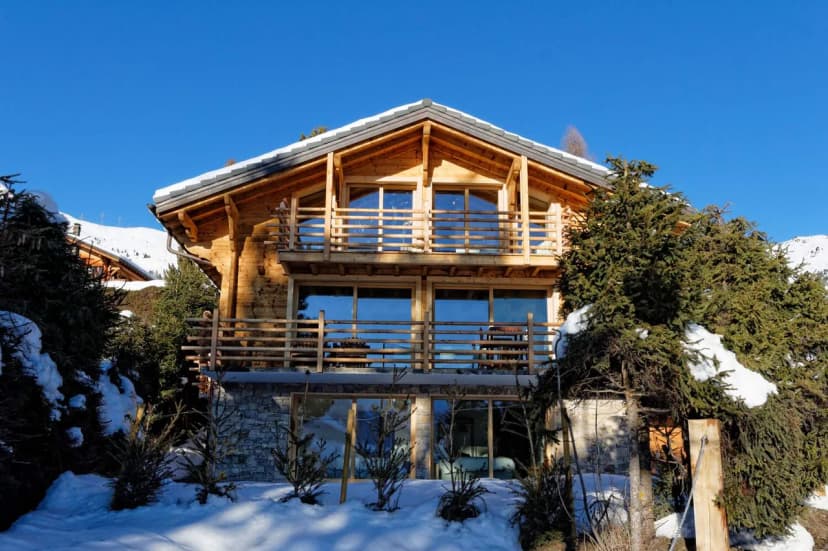 STUNNING CHALET WITH SAUNA AND JACUZZI