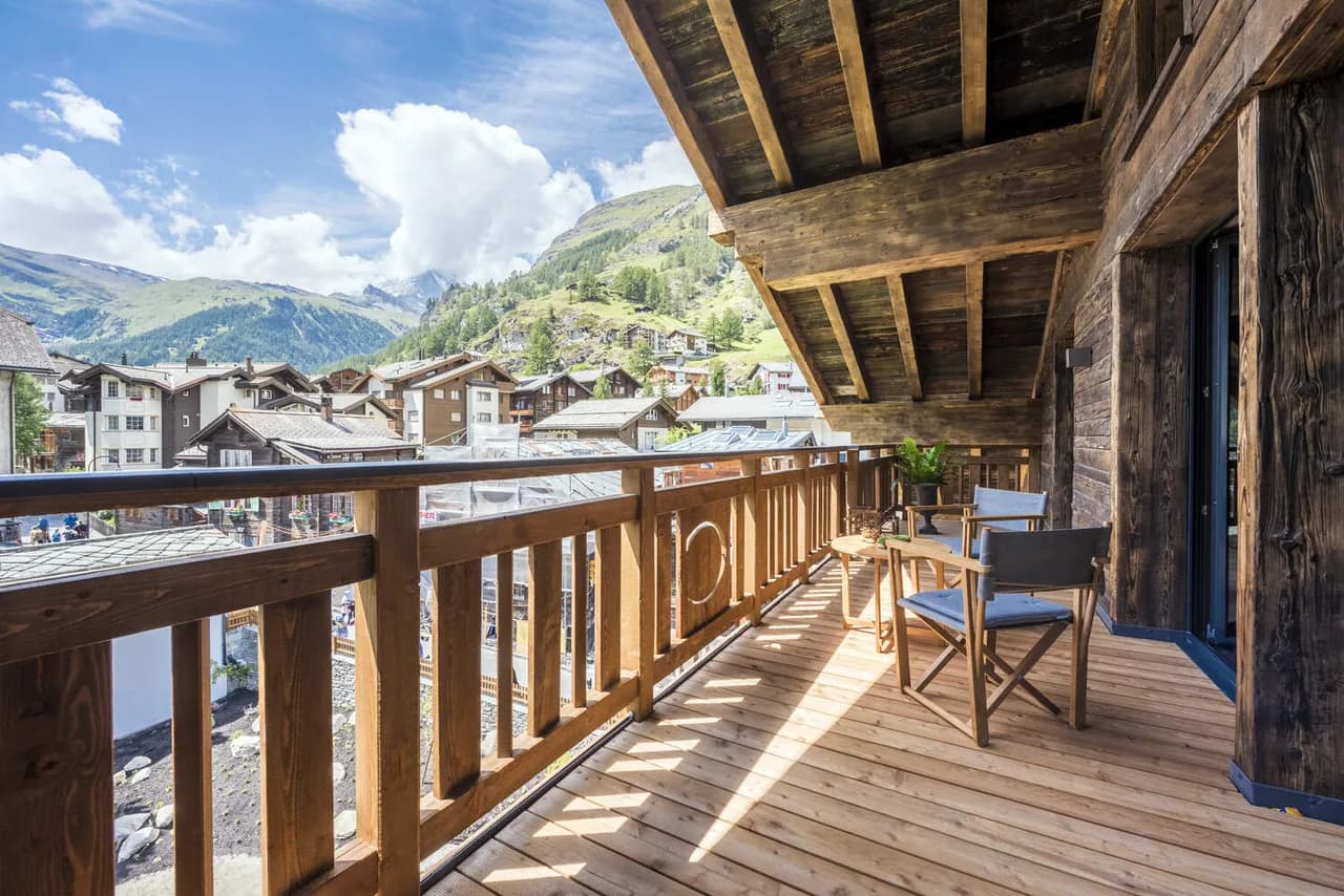 MODERNES HOLZCHALET MIT JACUZZI, SAUNA UND MASSAGERAUM, Foto 3