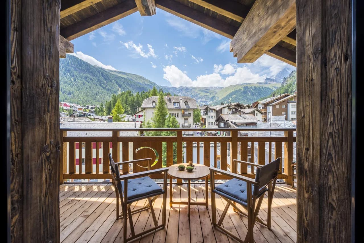 MODERNES HOLZCHALET MIT JACUZZI, SAUNA UND MASSAGERAUM, Foto 4