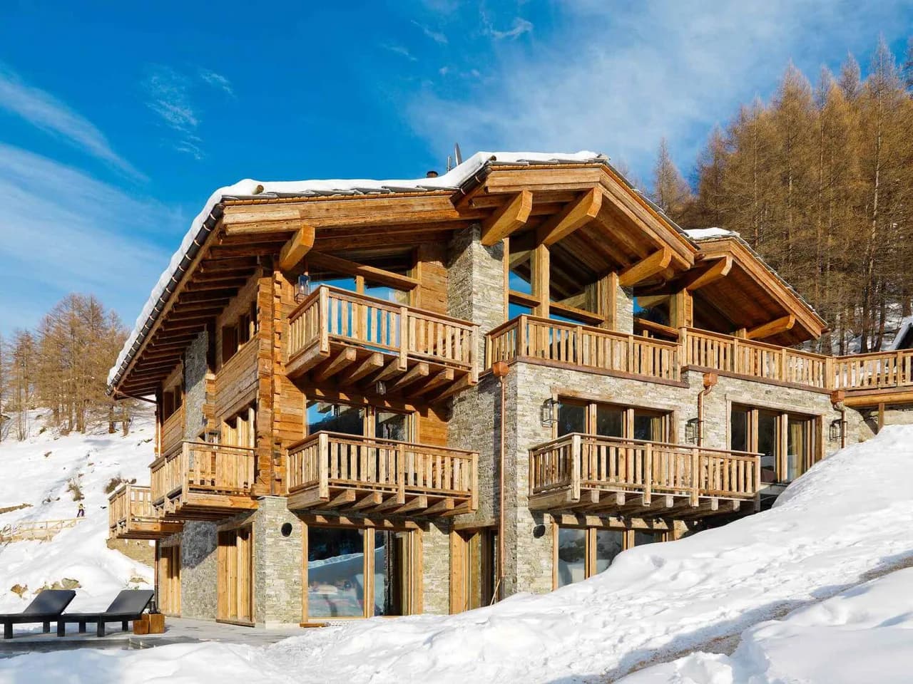 SCHÖNES GRAND CHALET MIT DAMPFBAD, SAUNA UND JACUZZI
