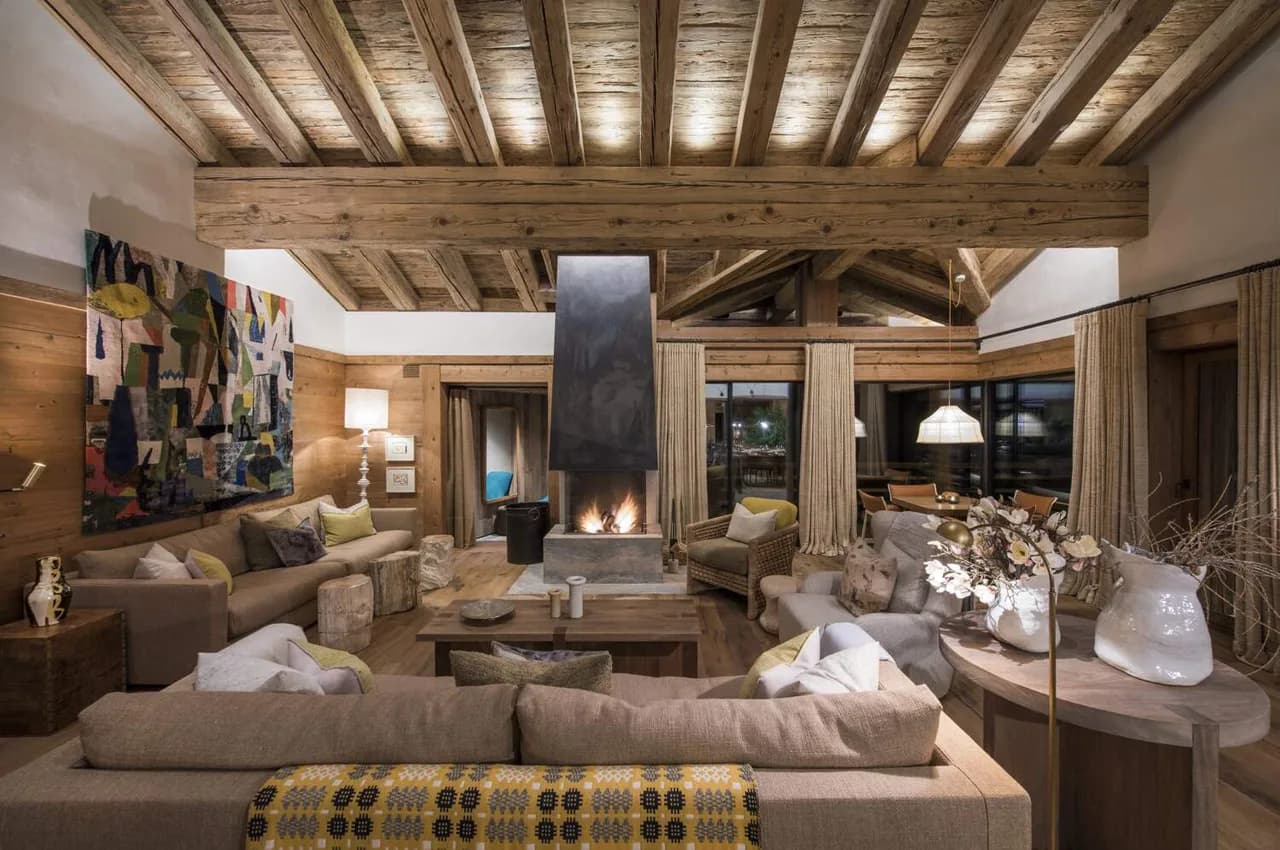 GRAND PRISTINE CHALET MIT JACUZZI UND DAMPFBAD
