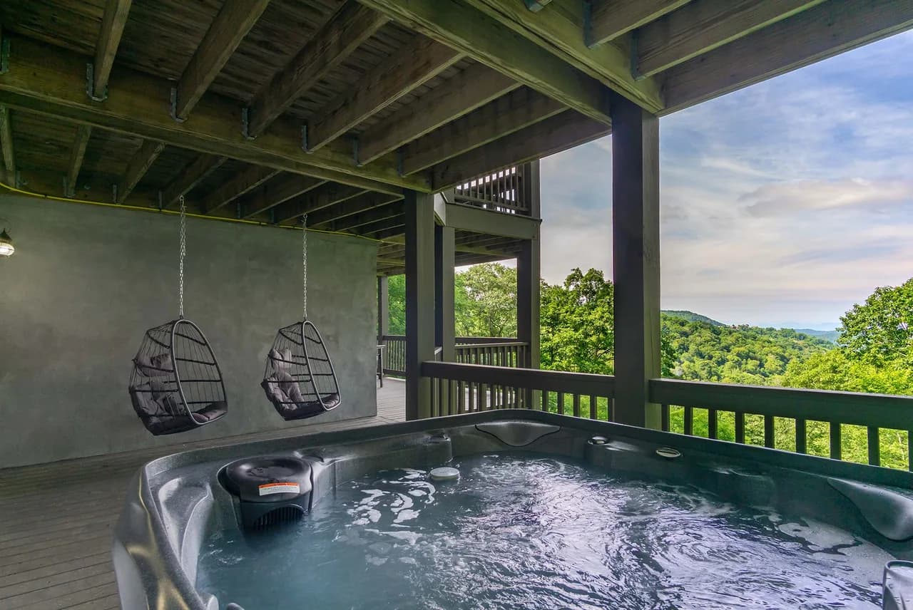 Golf Course View Villa in Weaverville, North Carolina, foto 3