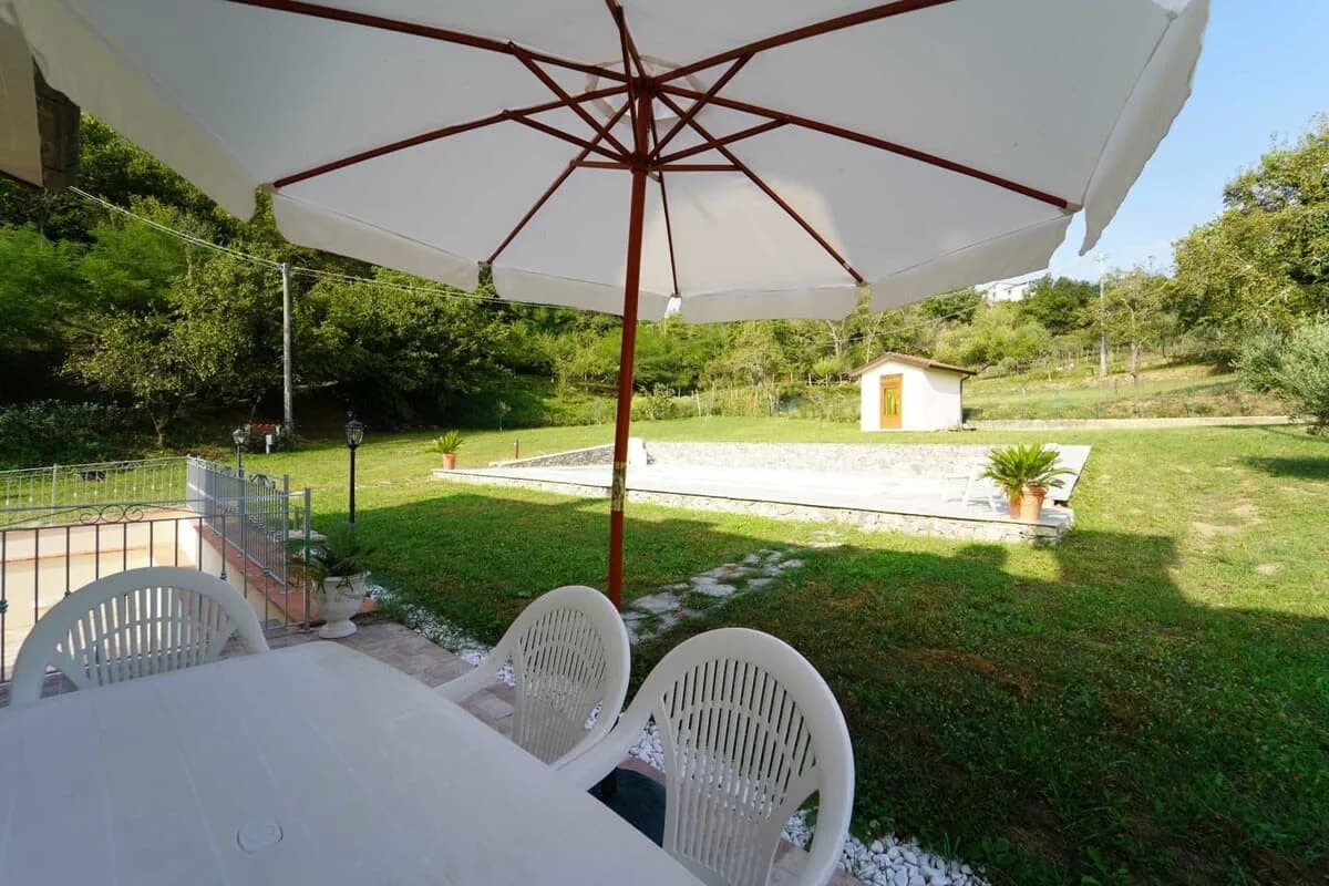 Casa de campo restaurada con muebles contemporáneos, foto 3