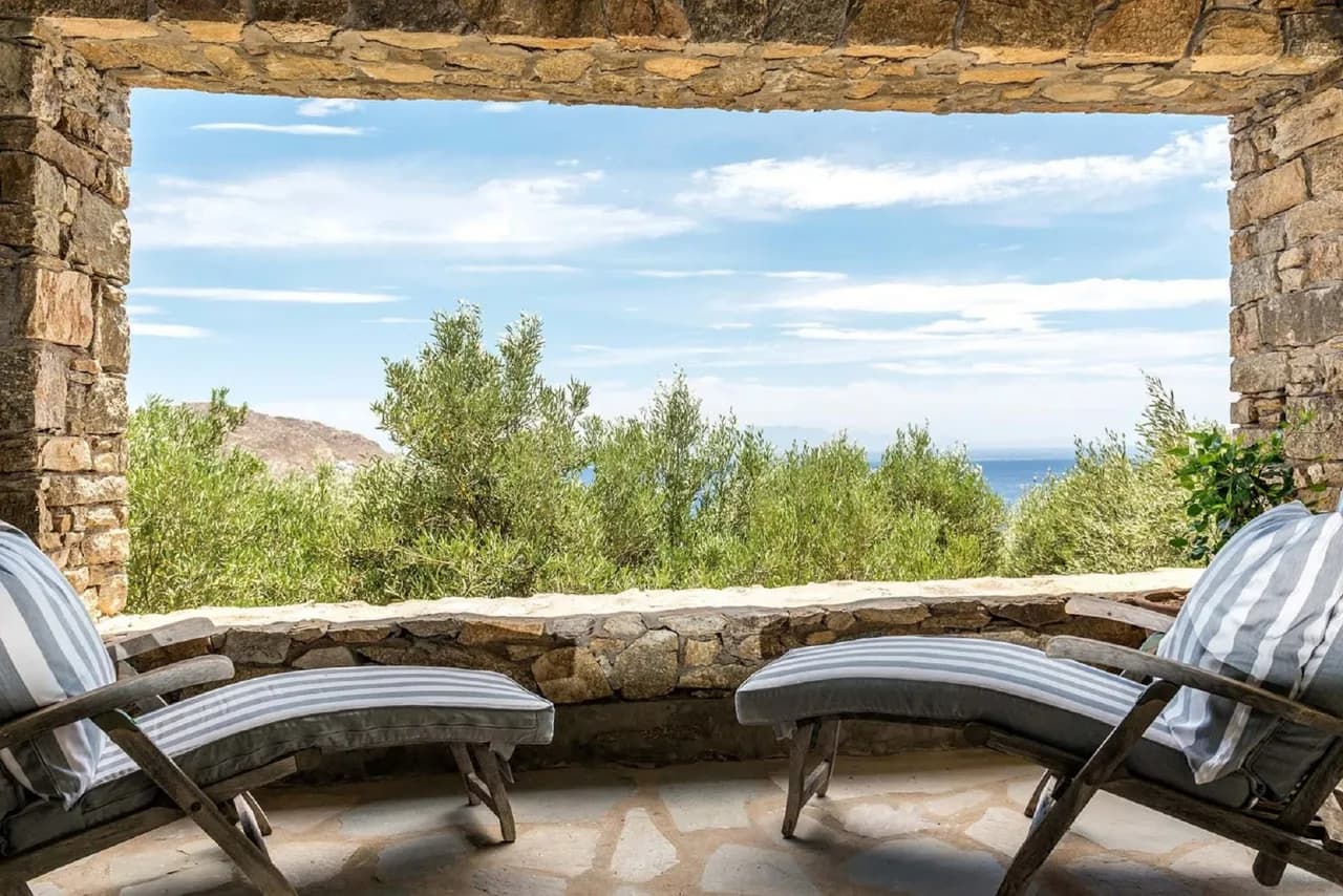 Impresionante villa elegantemente ubicada sobre la arena dorada de la playa de Elia, foto 2