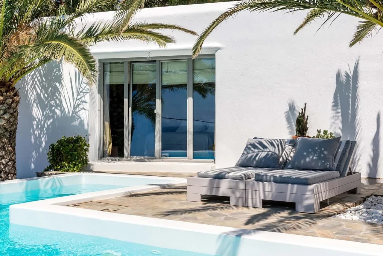 Impresionante villa elegantemente ubicada sobre la arena dorada de la playa de Elia, foto 5