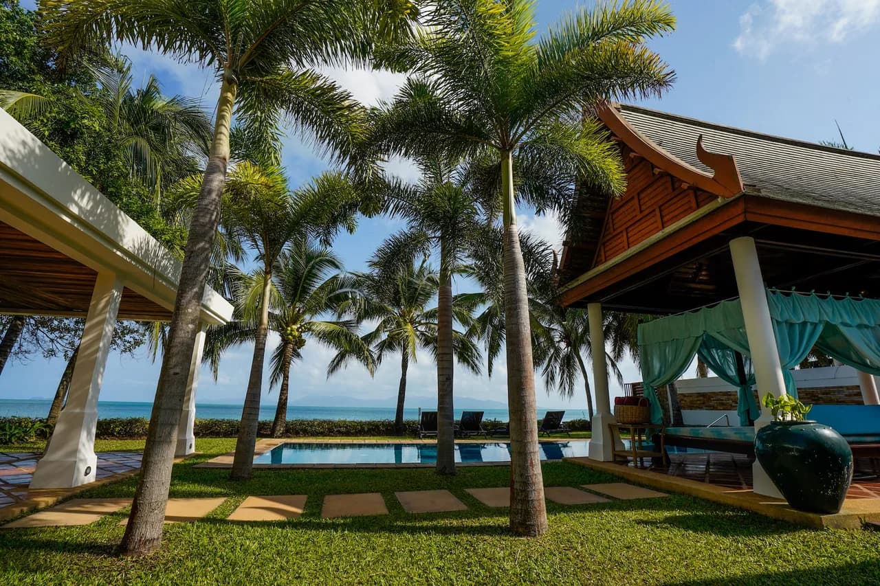GARDEN OASIS BEACHFRONT VILLA, photo 2