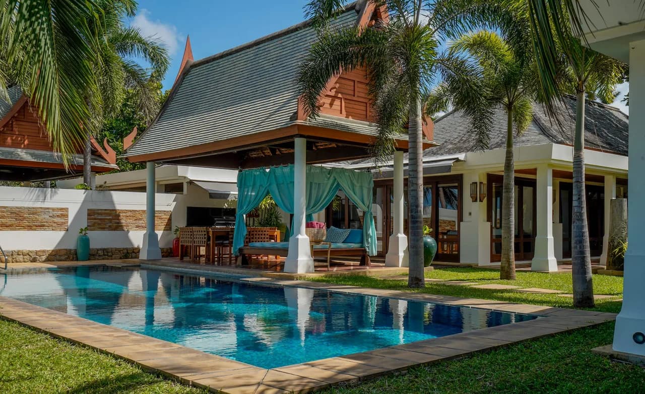 GARDEN OASIS BEACHFRONT VILLA, photo 4