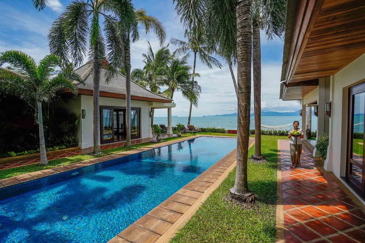 IMPRESSIVE VILLA ON THE BEACH WITH THAI TRADITIONAL FURNISHING photo 3