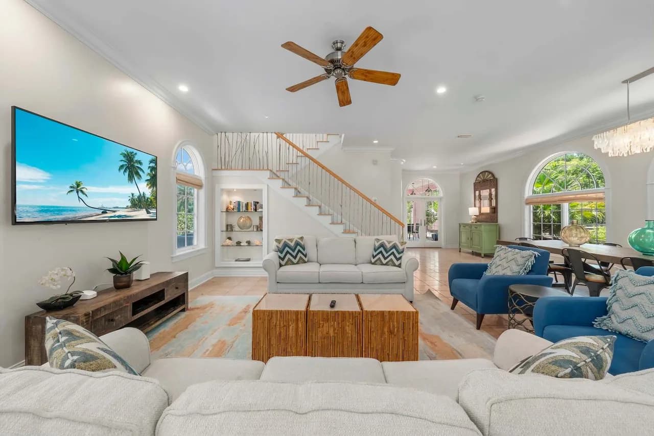 Waterfront Villa with Private Dock in Southwest Florida Coast, foto 2