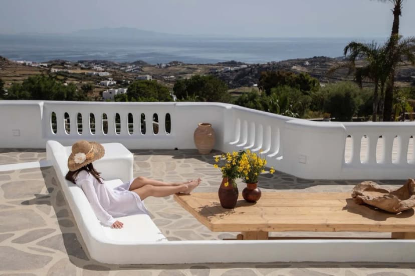 Elegant Mykonos Villa With Timeless Cycladic Architecture