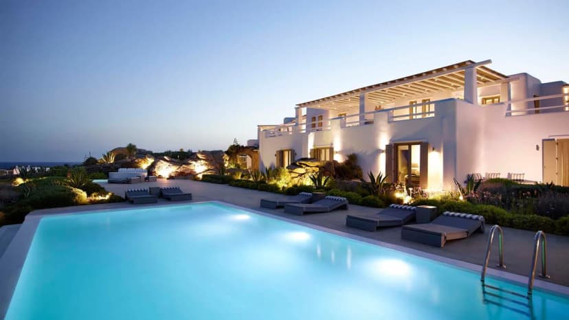 Extraordinary Villa Near The Famous Paraga Beach