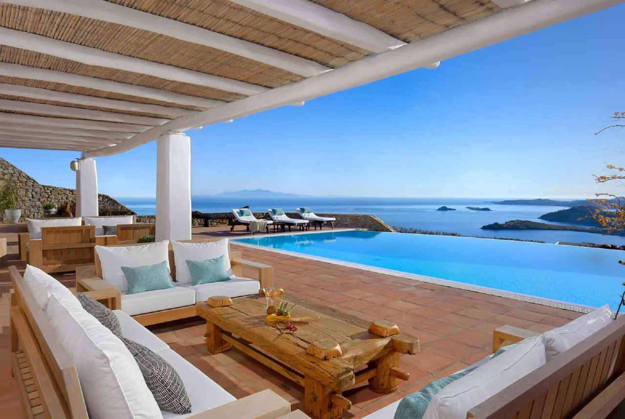 Luxuriöse Villa mit typisch griechischer Inselkulisse, Foto 3
