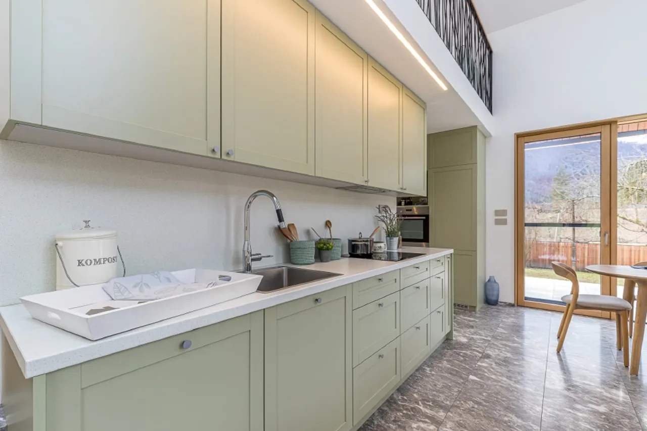 Incroyable Chalet en Bois d'Épicéa dans la Paix Blissful des Collines, photo 4