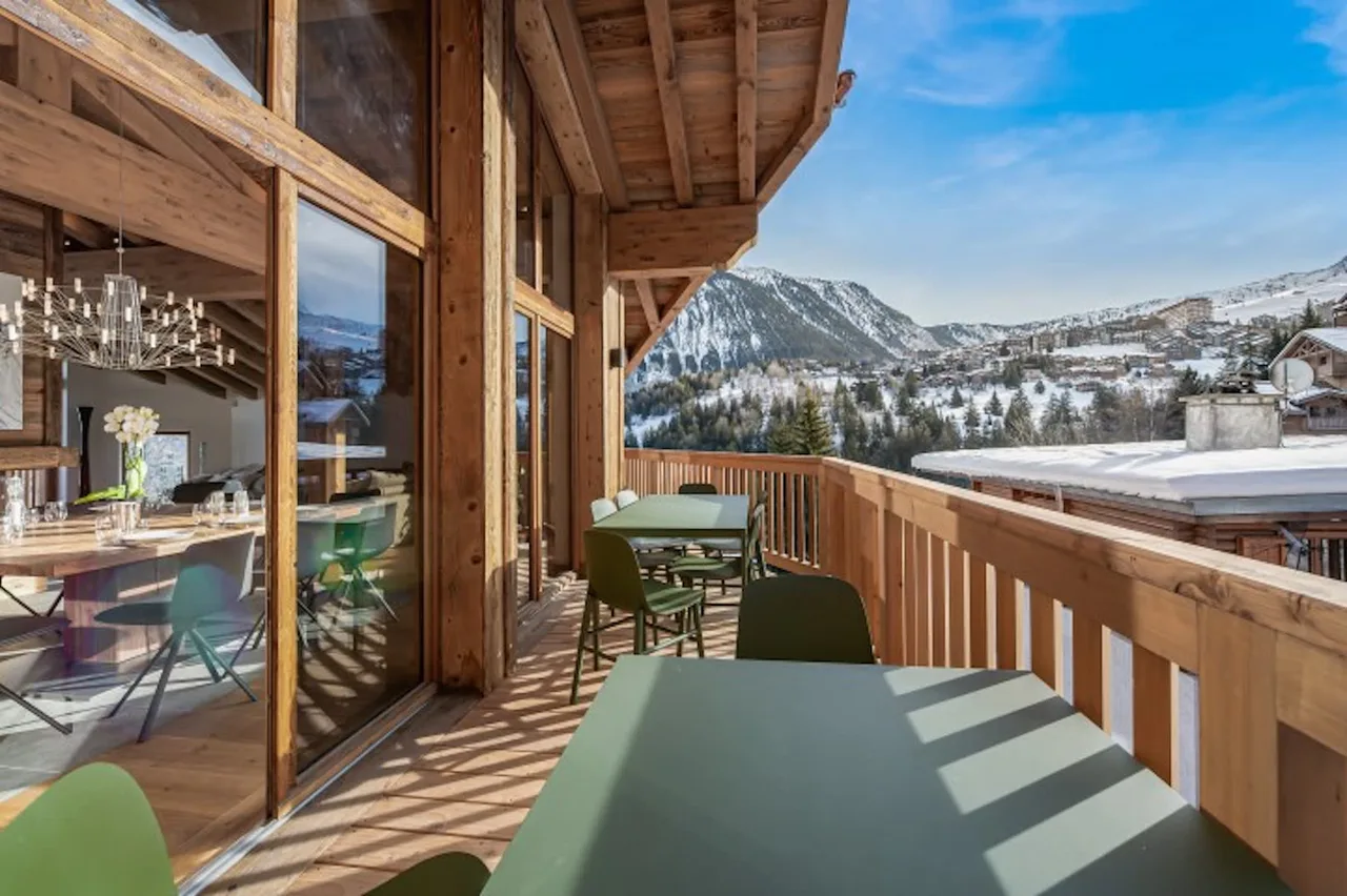 Majestuosa Villa Con Vista Sobresaliente del Valle