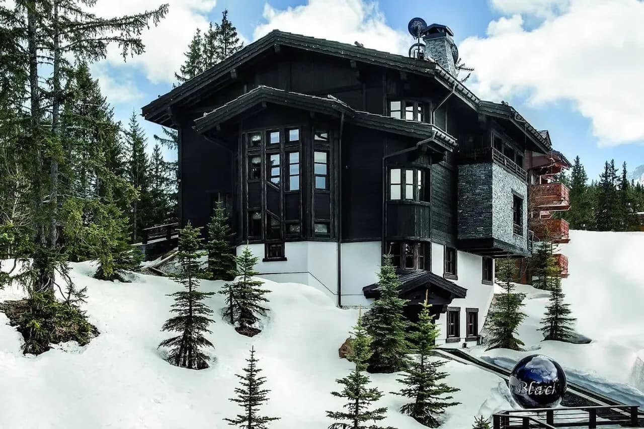 Villa Única con Interiores Extravagantes Cerca de las Pistas
