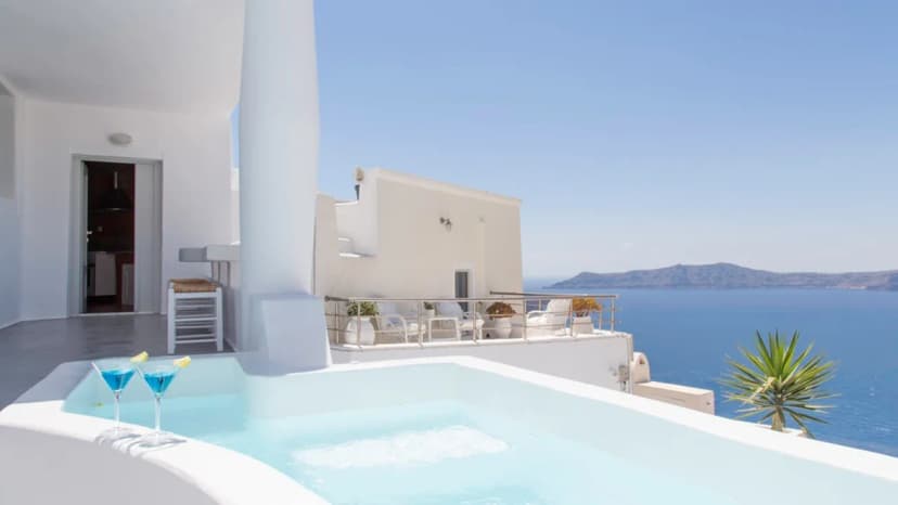 Vacation Paradise In Santorini With Amazing Views