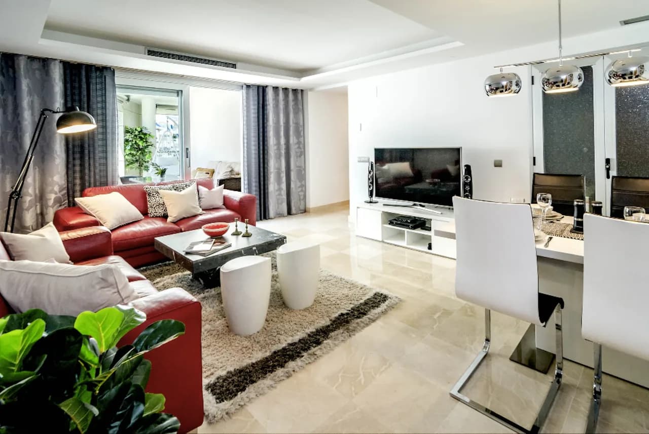 Moderno ático amueblado con buen gusto en una gran ubicación, foto 2
