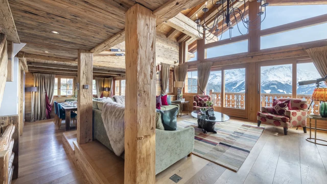 Chalet Alpin Classique Situé dans une Zone Exclusive, photo 3