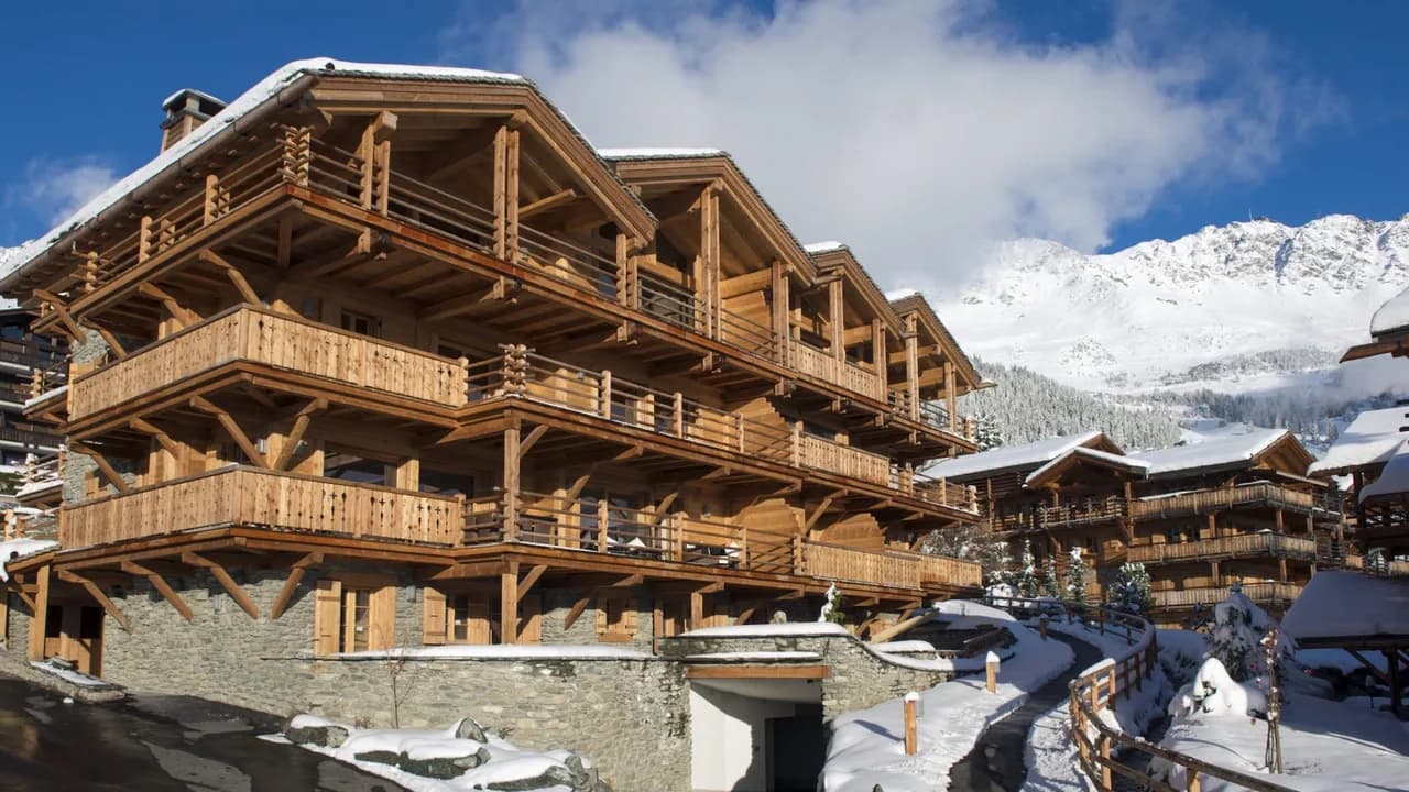 Wonderful Apartment Conveniently Located for Ski Area Access and Village Centre