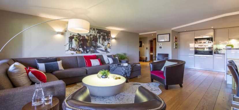 Comfortable apartment with tasteful modern furnishings