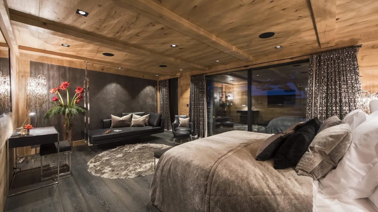 Impressive chalet located in a famous alpine village photo 4