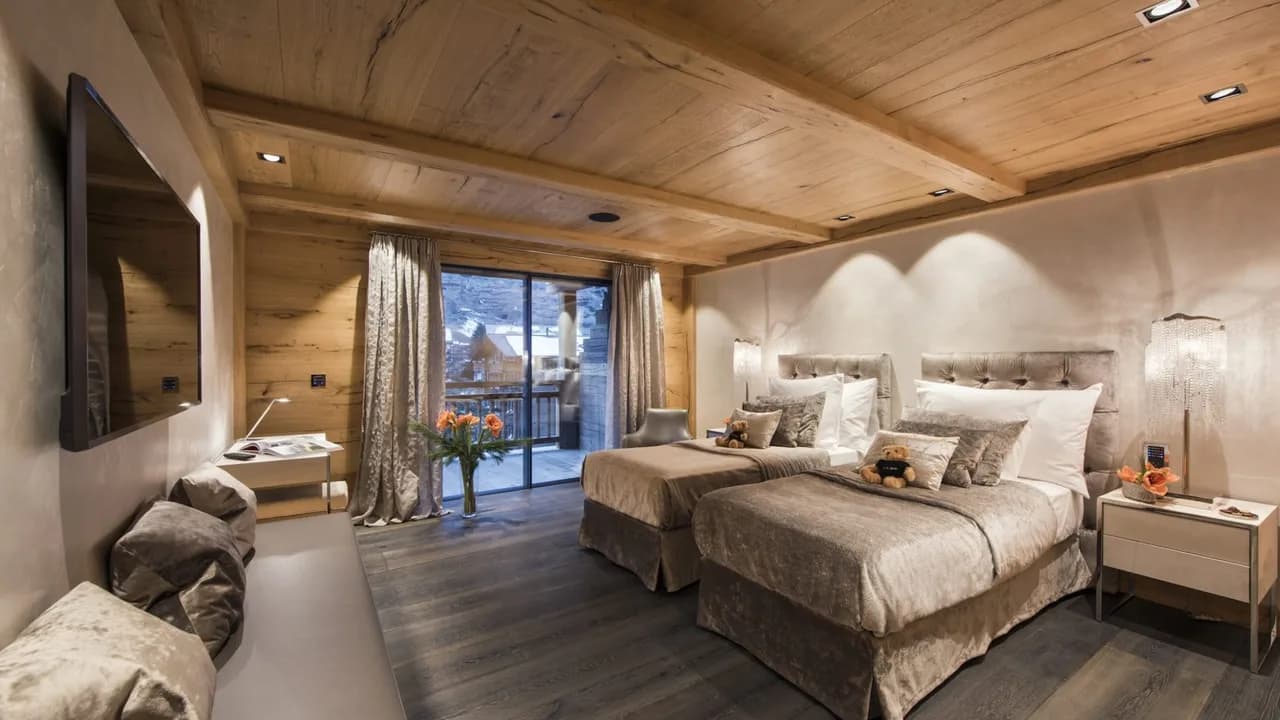 Impressive chalet located in a famous alpine village photo 5