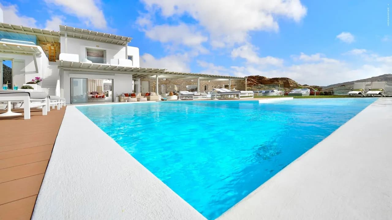 Wunderschöne Villa auf isoliertem Hügel mit großartigem Blick