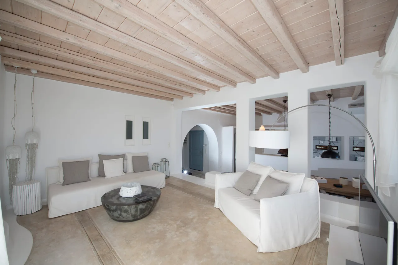 Sleek modern villa in St Lazarus area photo 4