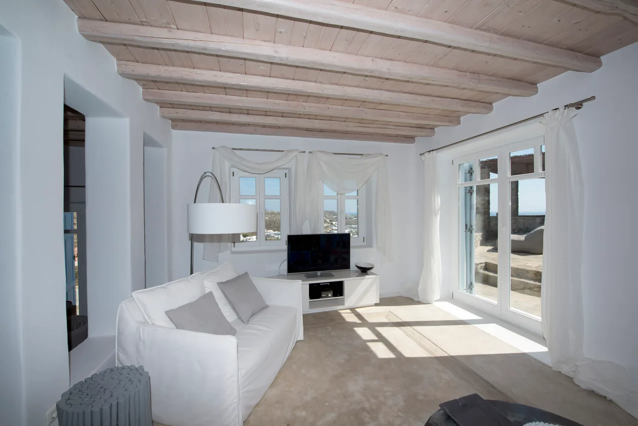 Sleek modern villa in St Lazarus area photo 5