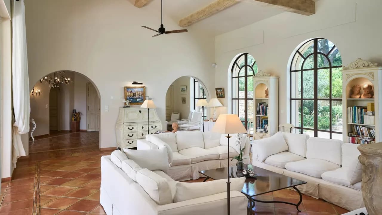 MAGNIFIKANTE VILLA IM HERZEN DER PARKS VON ST TROPEZ, Foto 2