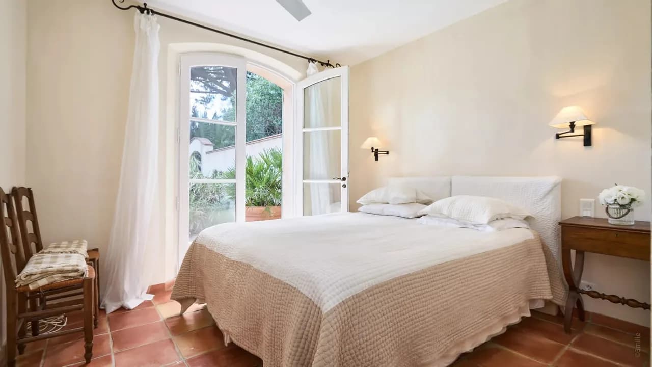 MAGNIFIKANTE VILLA IM HERZEN DER PARKS VON ST TROPEZ, Foto 3