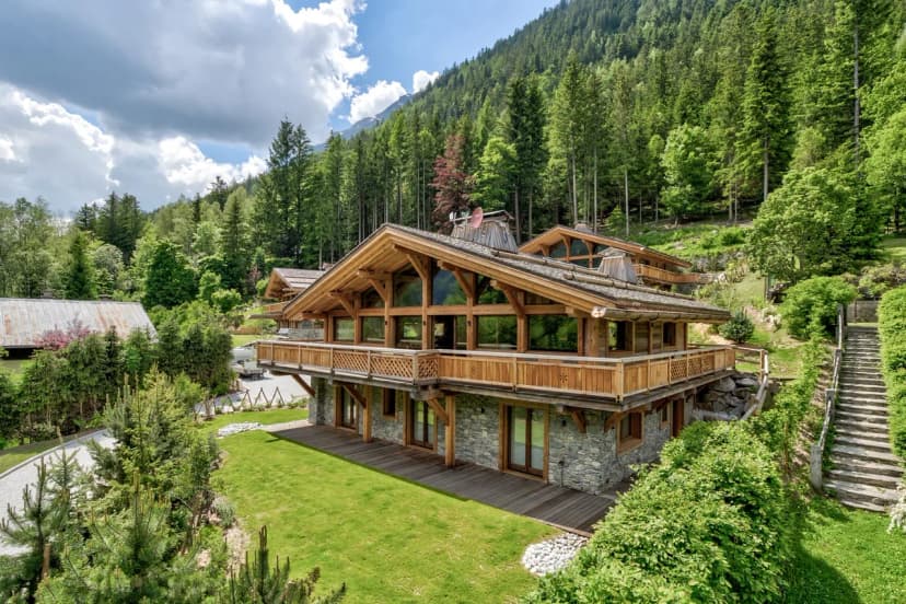 Luxurious Chalet in the Heart of Chamonix