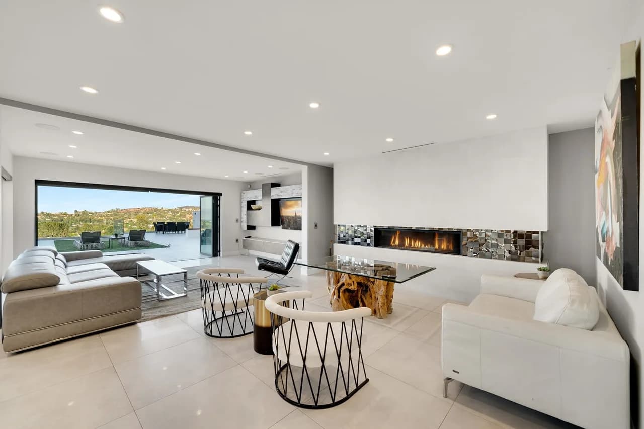 Modernisitc Masterpiece Mansion In Tarzana, photo 2