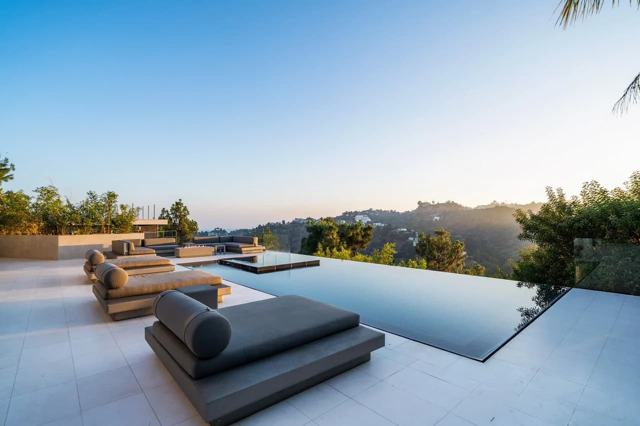 Villa Moderna Contemporánea con Vistas a las Colinas