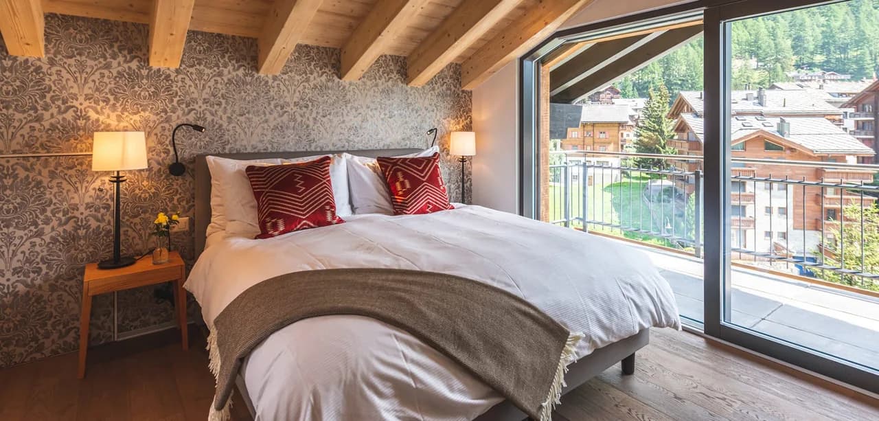 LUXURIOUS ALPINE CHALET IN THE HEART OF ZERMATT photo 2