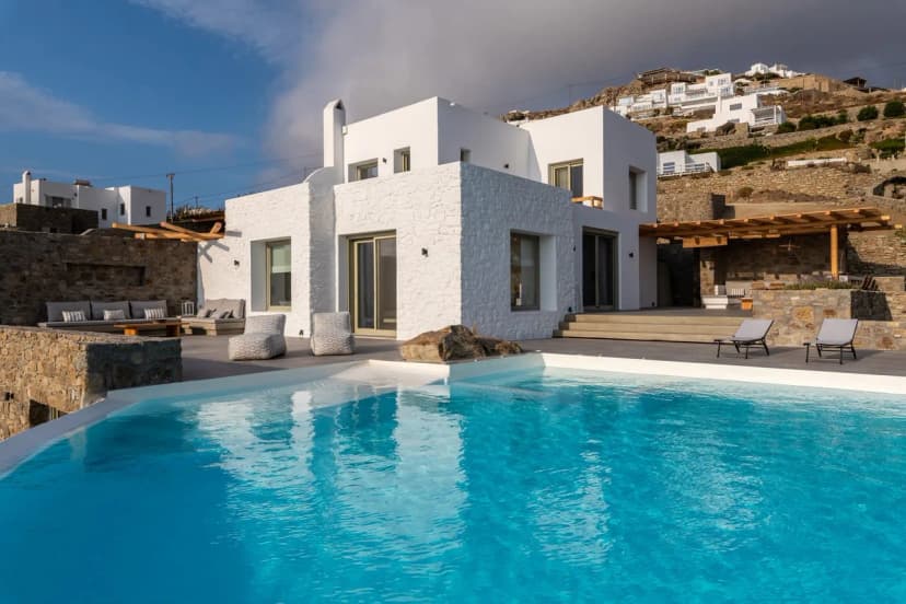 New Villa Situated In The Scenic Area Of Castro