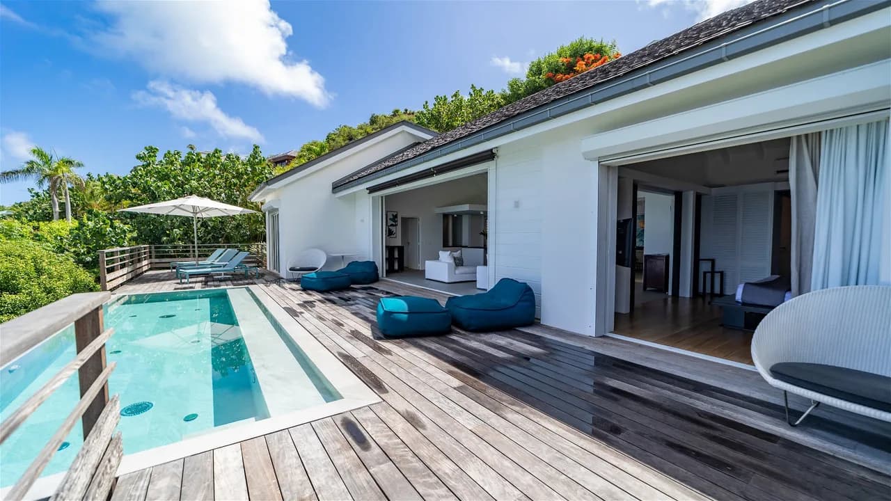 Warm villa furnished with refinement photo 2