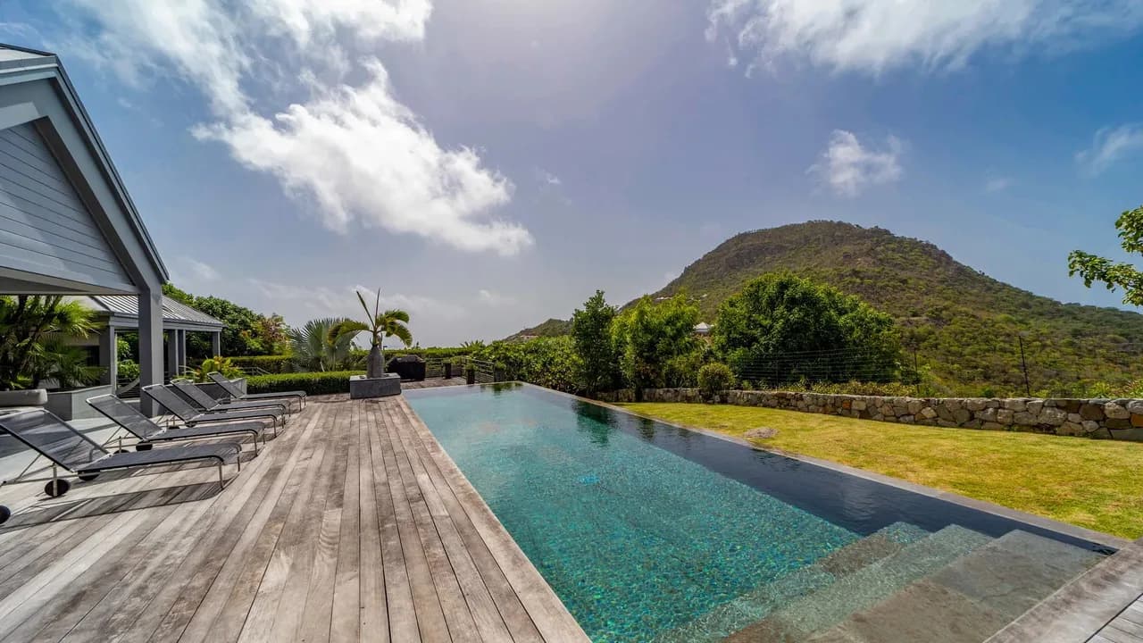 Splendid Villa With a View of Sparkling Ocean photo 5