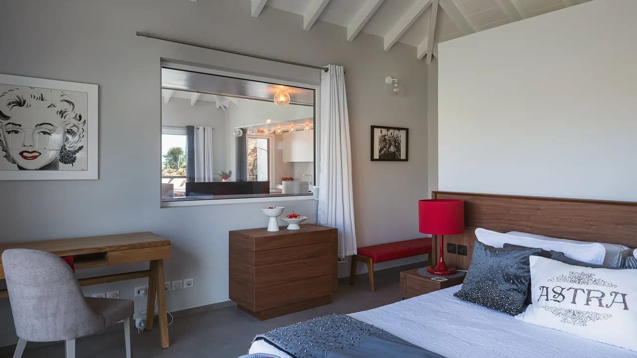 Magnificent villa with large bright spaces photo 4