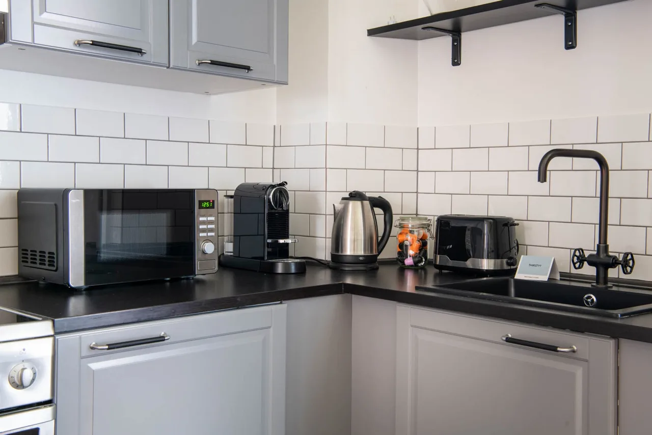Charming Nordic 2 Bedroom Apartment-Best Location! photo 5
